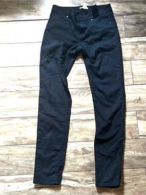 H&M Black Skinny Leg Pants in Size 8
